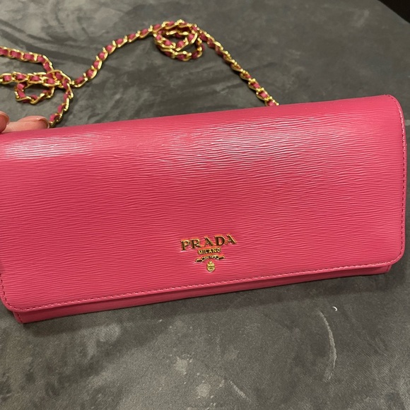 Prada saffiano metal wallet on chain - Picture 3 of 8